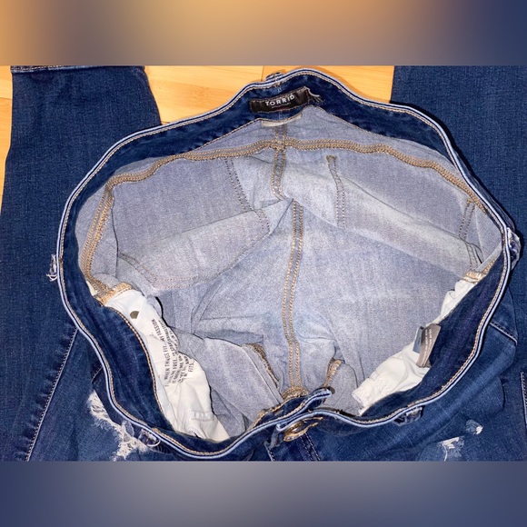 Torrid Jegging Super Soft Distressed Blue Jeans Extra Tall - Picture 8 of 14